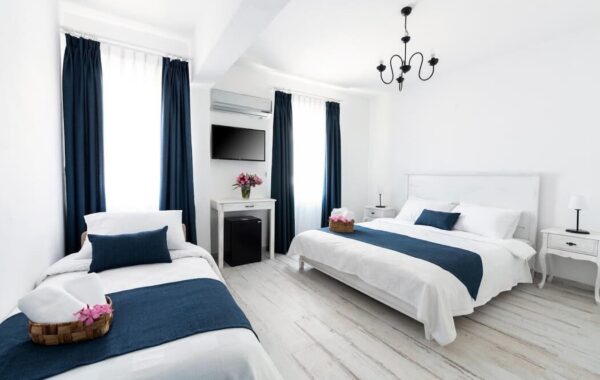 Comfort Üç Kişilik Deniz Manzaralı Üst Kat Oda
